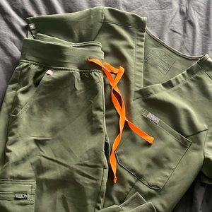 FIGS Scrubs Moss Set Top & Jogger XS Like New- Worn Once